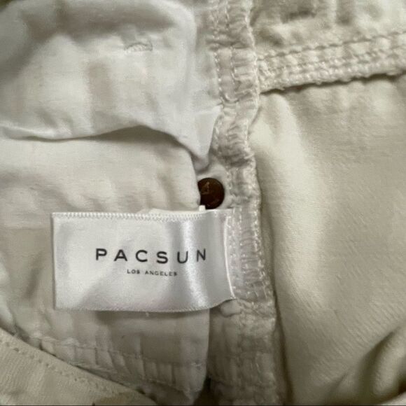 PacSun denim shorts ~ ivory color ~ button fly ~ size 29 - Picture 6 of 7